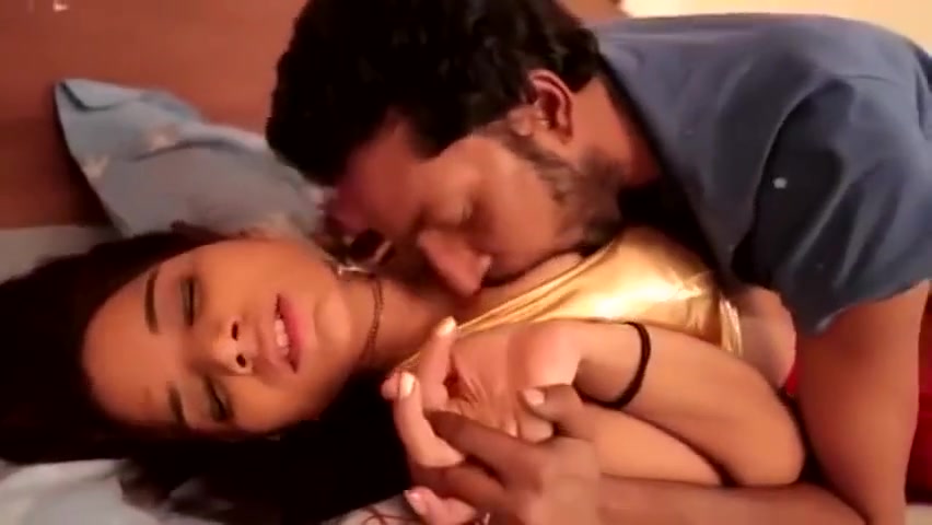 Asian MILF Shruti Bhabhi's Fetish Romance With Indian Teens' Malkin