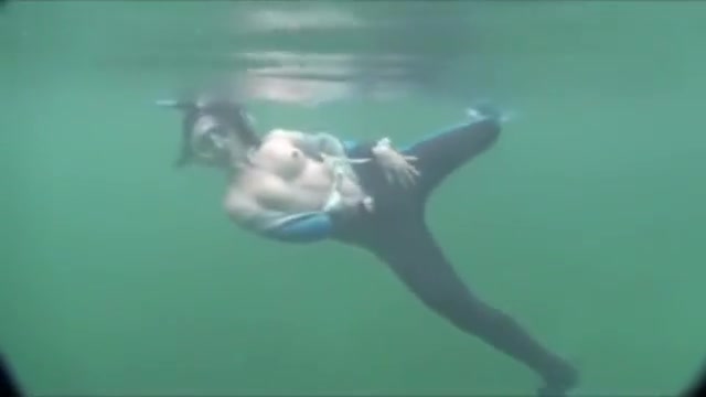 Solo Mature Brunette Masturbation Underwater In The Sea