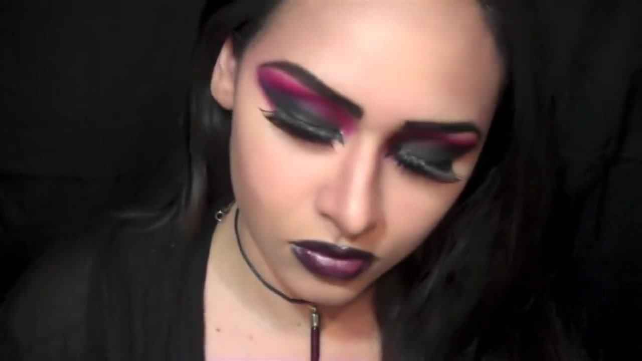 HD Solo Female Goth Tutorial: How To Create A Sexy Vampire Look