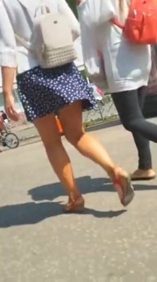 Voyeur Close-up of Babe's Upskirt in the Street