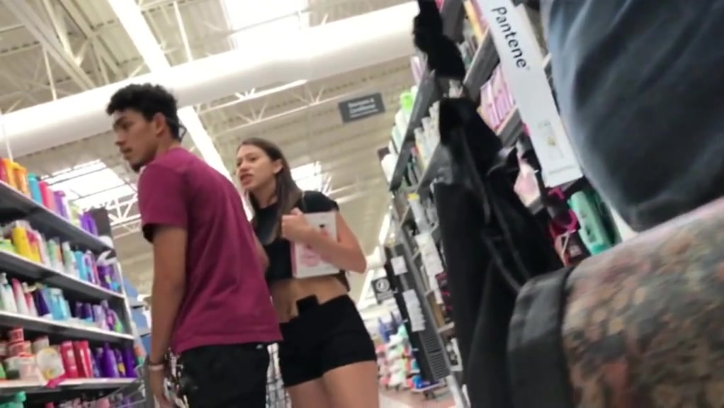 Walmart candid college girl milf in black shorts
