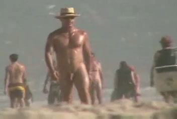 cute wht homo cpl pick-up big blk chap at in nature's garb beach